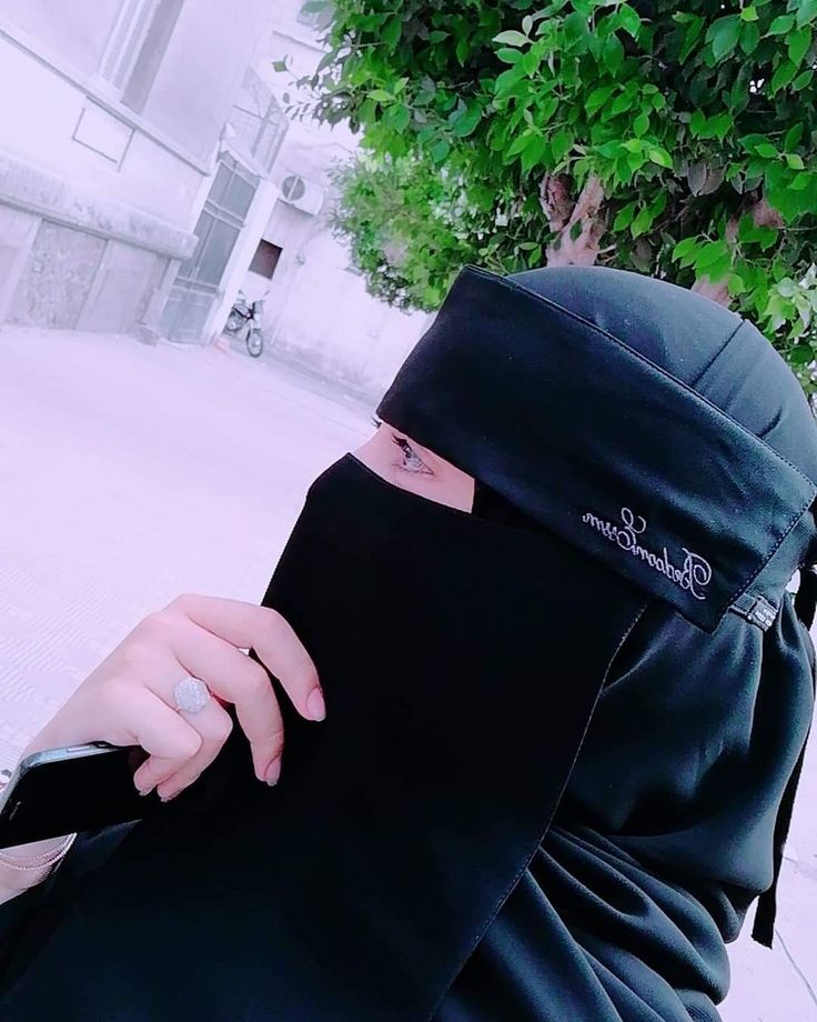 কালো বোরকা পরা প্রোফাইল পিক